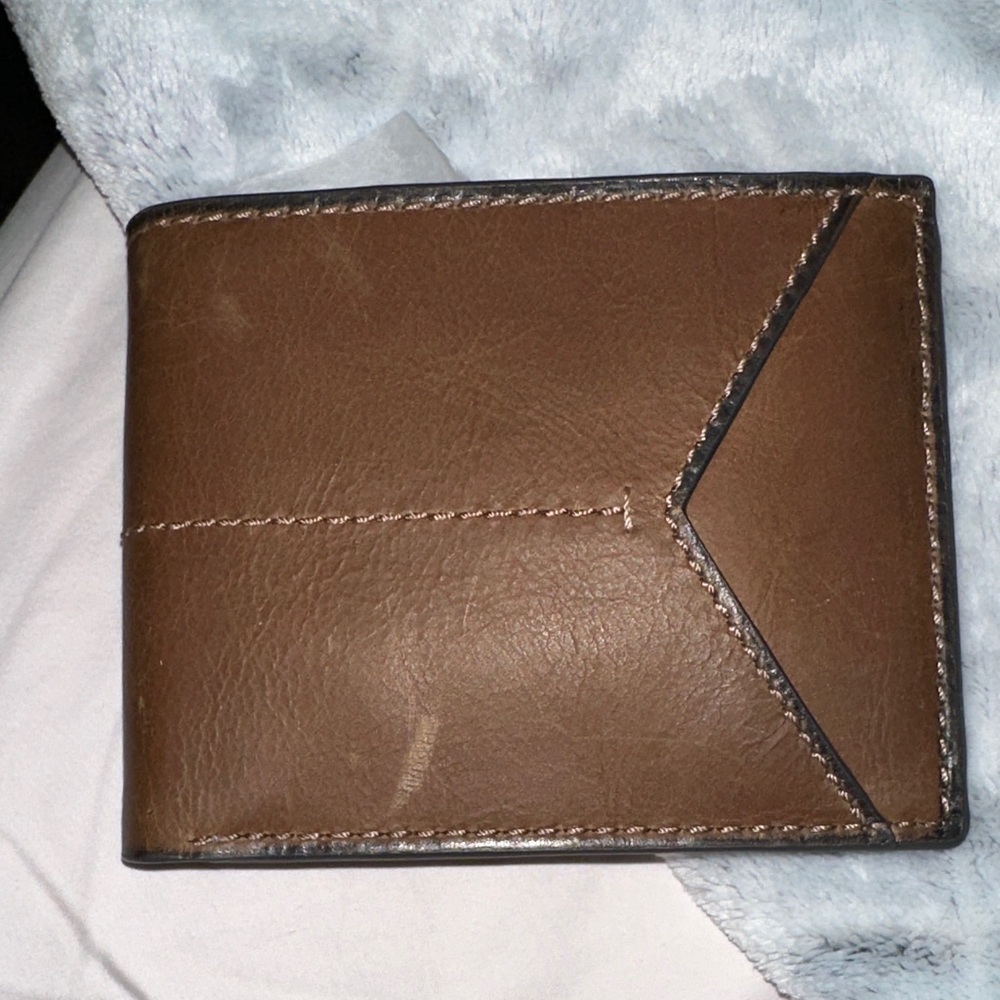 NWT Fossil Jaden traveler brown Leather Wallet for Men Bi fold nice